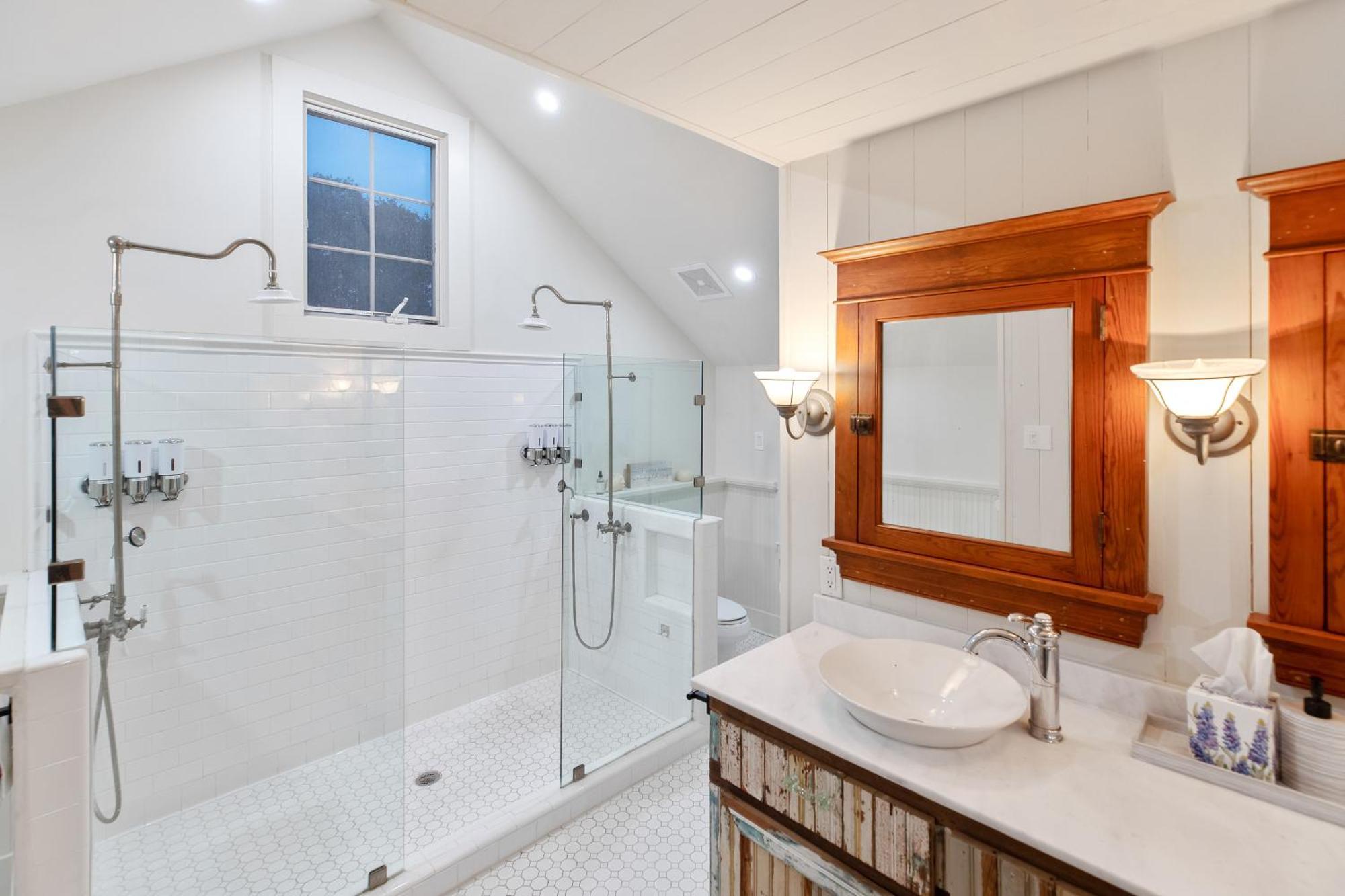 Historic 1871 Coastal Breeze With Heated Pool - Restoring Galveston Villa Exterior photo